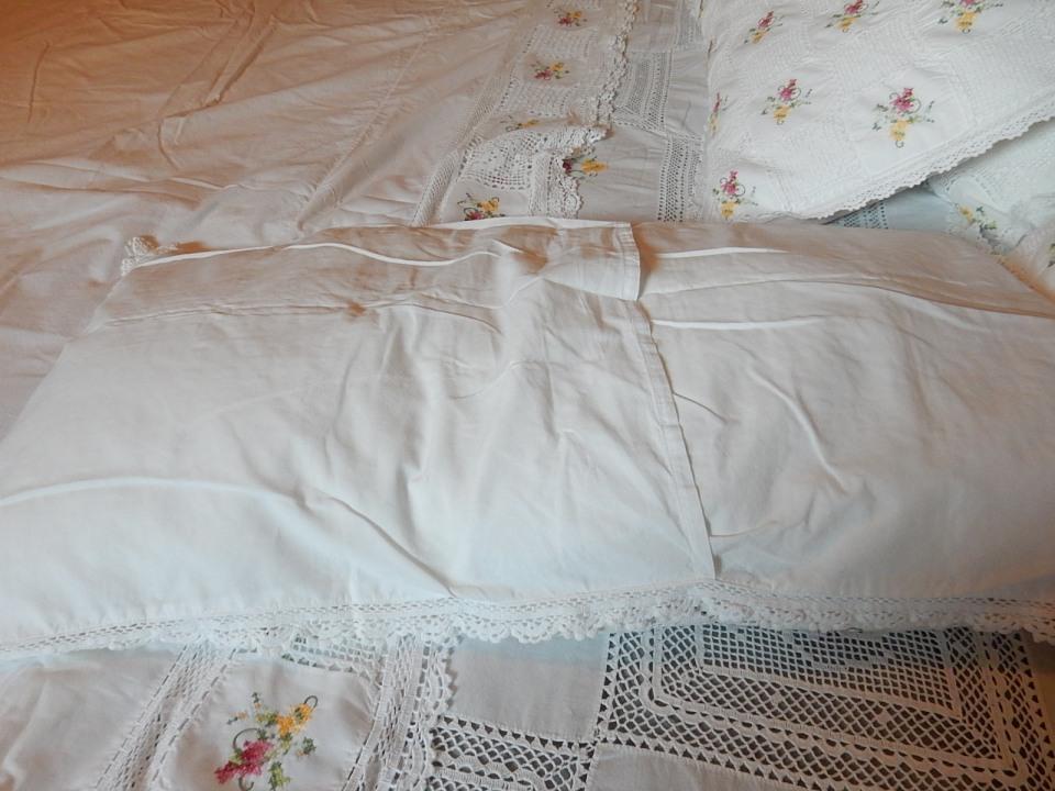 Gorgeous, Vintage, Hand Sewn,Linen,Crotchet Lace,Needlepoint, 6 Piece King Size Bedding Set