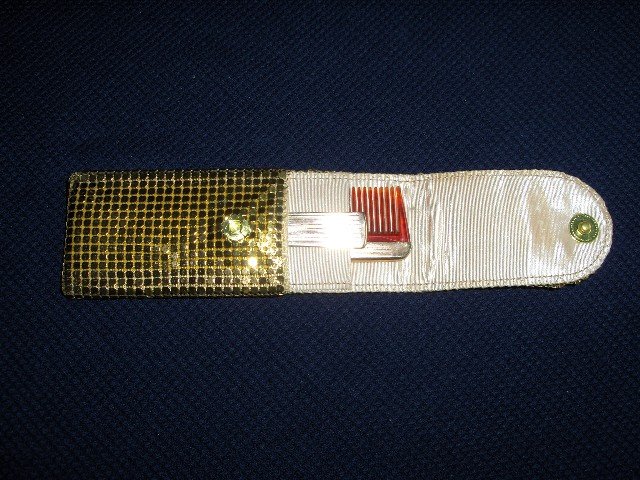 Case /w Comb & Nail File