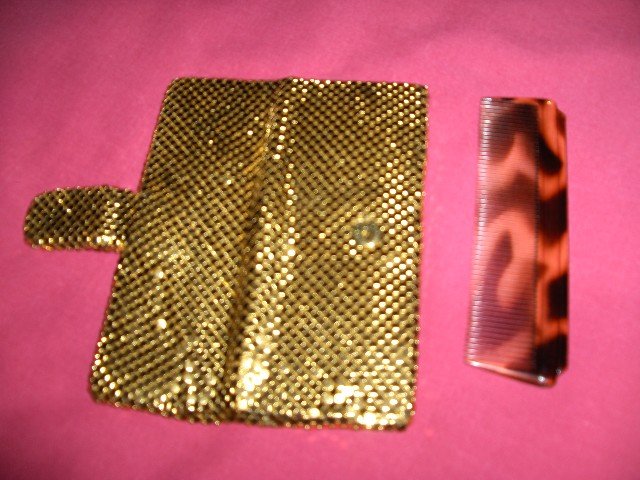 Mesh Mirror & Comb Compact