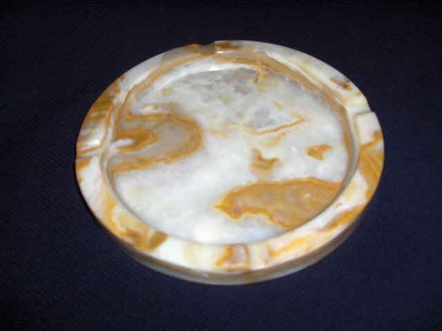Akro Agate Round Butterscotch Ashtray