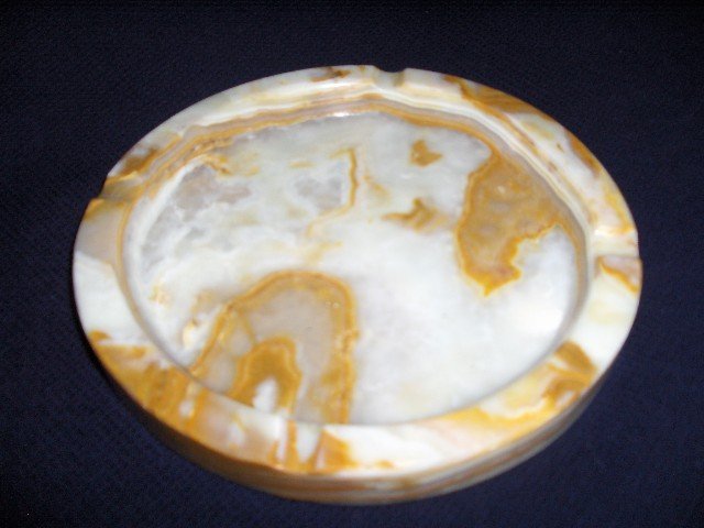 Akro Agate Round Butterscotch Ashtray