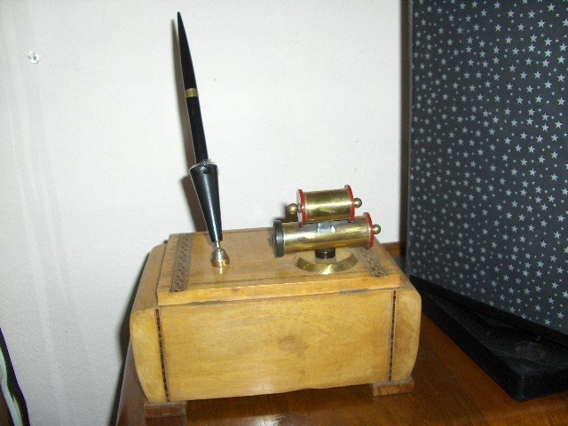 Table Top Ceder Cigarette Box/Calendar/Ink