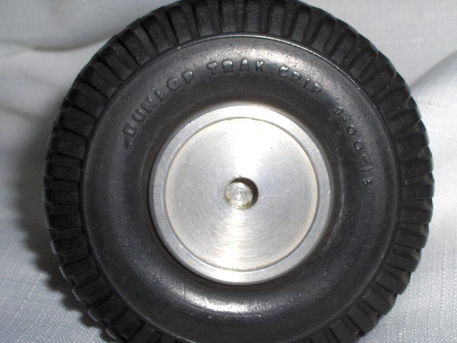 Dunlop Tire/Eclair Table Lighter
