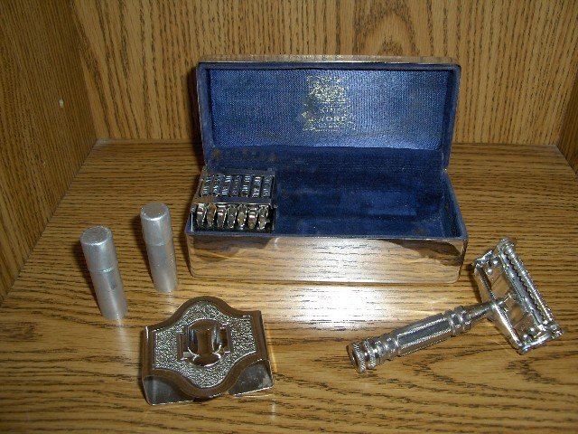 Art Deco Cased Wilkinson Sword 7 Day Razor