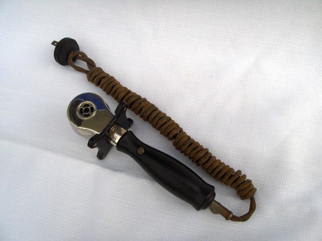 1911 MANNING-BOWMAN ELECTRIC LIGHTER