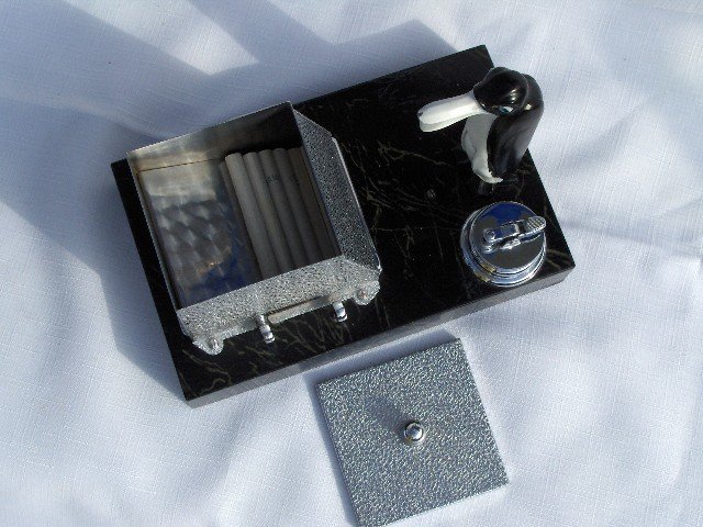 1930 Ronson New Yorker Penguin Pick-A-Cig