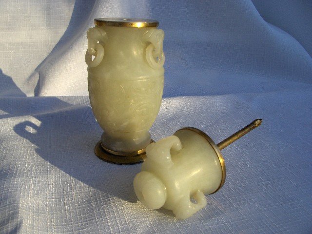 Hand Carved Faux Jade Table Strike Lighter