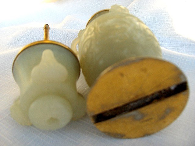 Hand Carved Faux Jade Table Strike Lighter