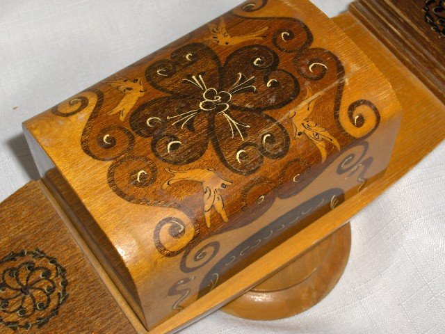 Musical Gondola Cigarette Dispenser