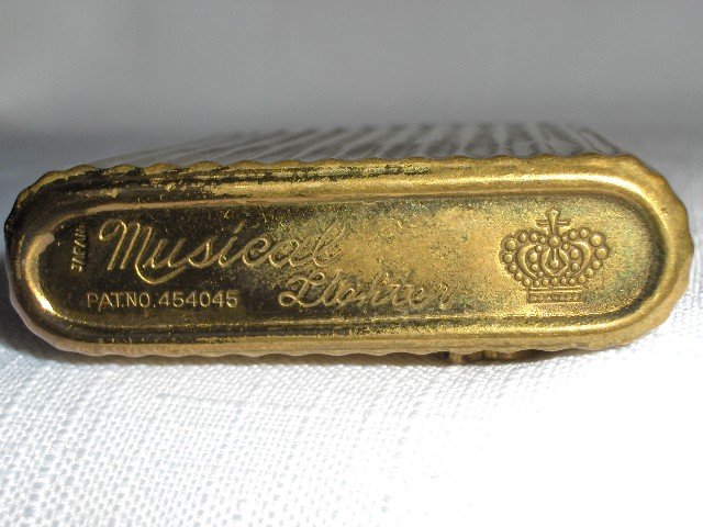 Musical Lighter by Sankyo