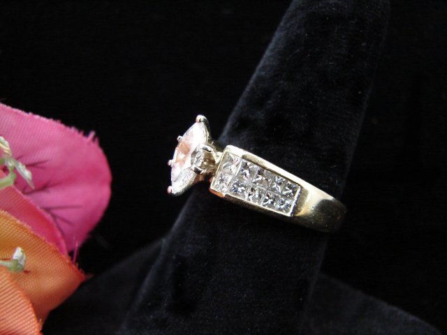 Lady's 18K Marquis Diamond Ring