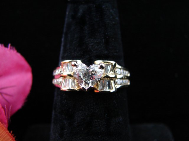 Lady's 18K Diamond Heart Ring