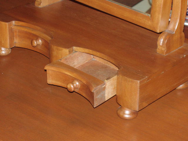 Shaving Stand