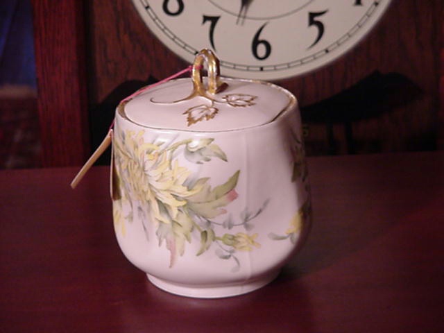 Biscuit jar