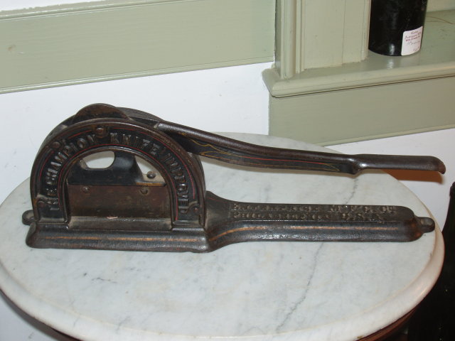 Tobacco Cutter
