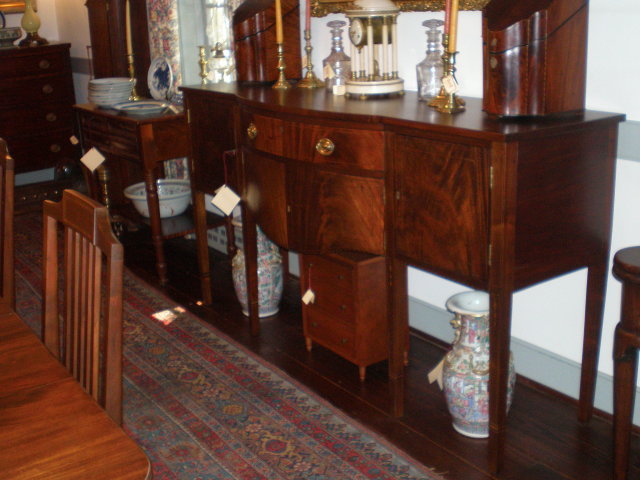 Hepplewhite Mahogany Sideboard