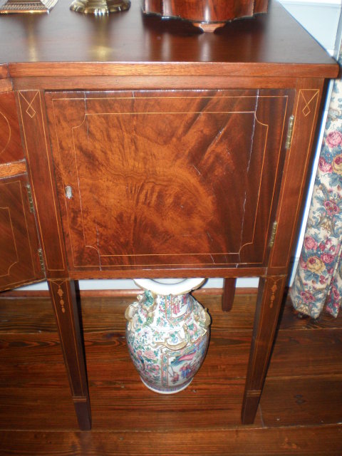Hepplewhite Mahogany Sideboard