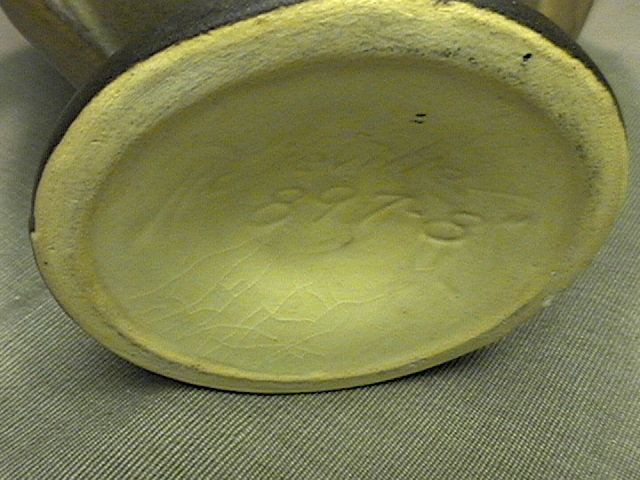 Roseville Vase Hibiscus 897-8