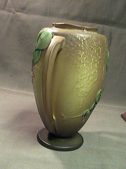 Roseville Vase Hibiscus 897-8