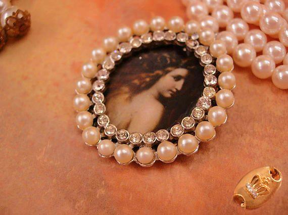 Gothic WIde pearl choker with portrait pendant and Drop chandelier earrings