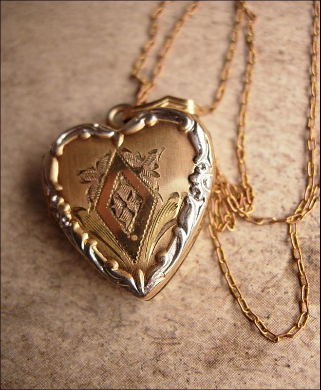antique Victorian mixed metal Sweetheart Heart Locket Necklace