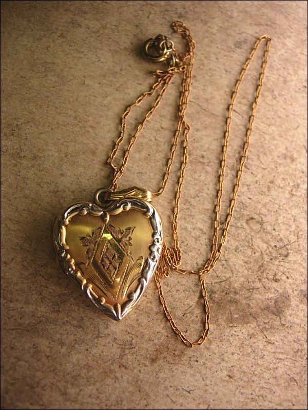 antique Victorian mixed metal Sweetheart Heart Locket Necklace
