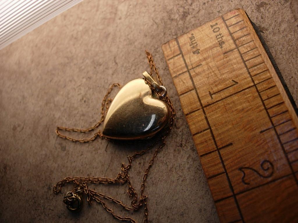 antique Victorian mixed metal Sweetheart Heart Locket Necklace