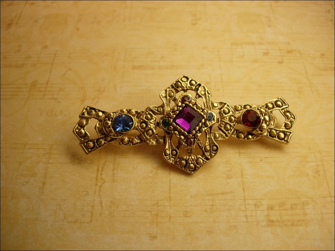 Vintage Baroque Rhinestone Renaissance brooch with rhinestones