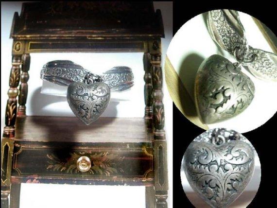 Ornate Heirloom Victorian puffed Sweetheart charm bracelet