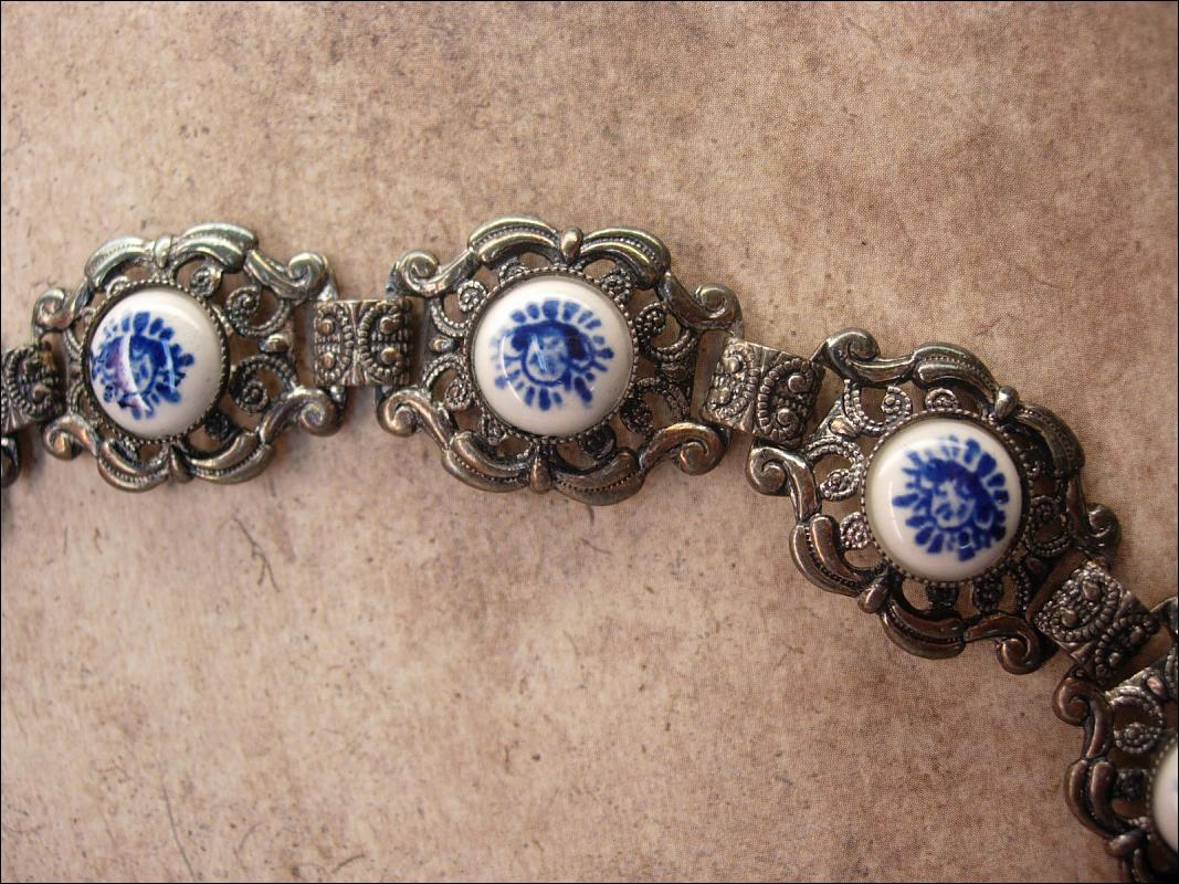 Vintage filigree bracelet cobalt porcelain flowers REALLY pretty