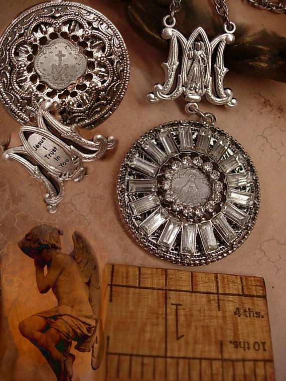 French Miraculous sacred heart necklace Rhinestones