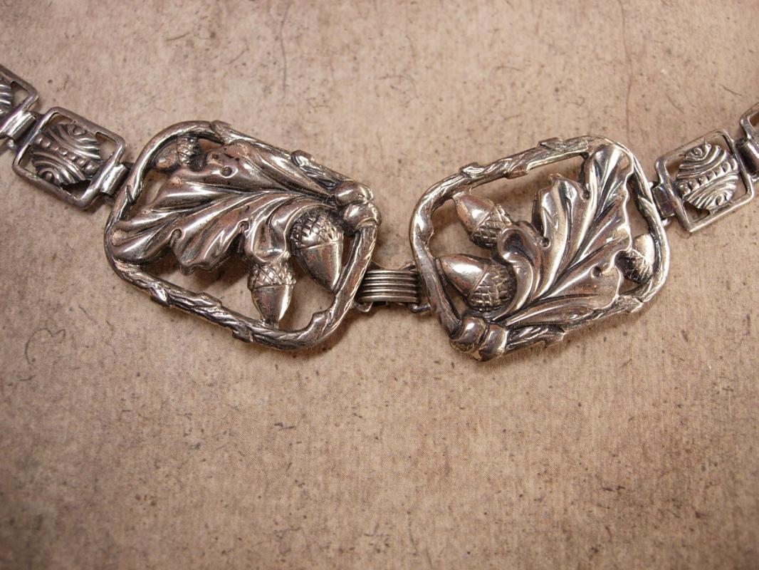 Vintage Art Nouveau Floral Mourning Bracelet Fancy Acorn links