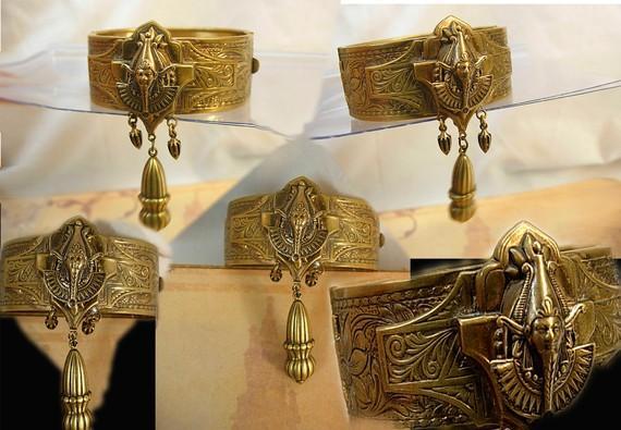 VIntage bookchain bracelet Necklace Art Deco Egyptian Revival Pharaoh parure and fur clip