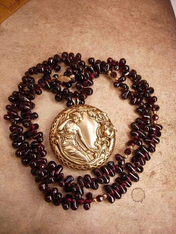 Vintage 40ct Garnet 14kt gold Nouveau Necklace Goddess with Flowers pendant
