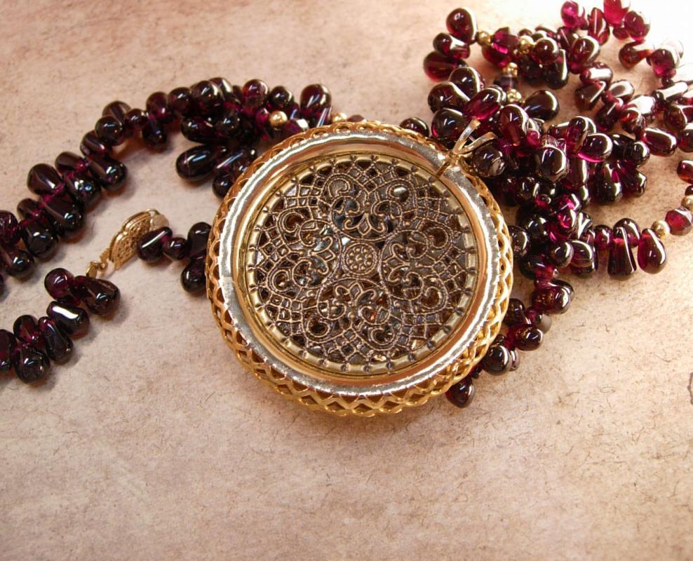 Vintage 40ct Garnet 14kt gold Nouveau Necklace Goddess with Flowers pendant