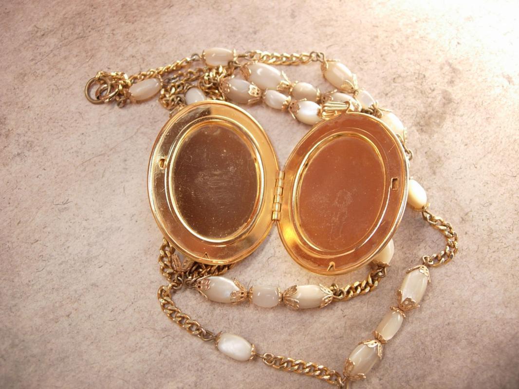 Vintage Chinese Dragon Locket MOP necklace