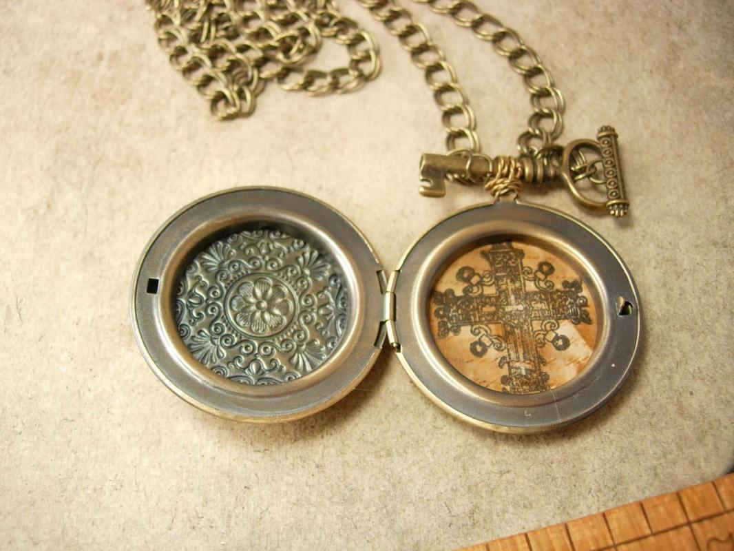 Victorian Steampunk Key and Padllock locket necklace Gothic baroque Medieval Cross inside