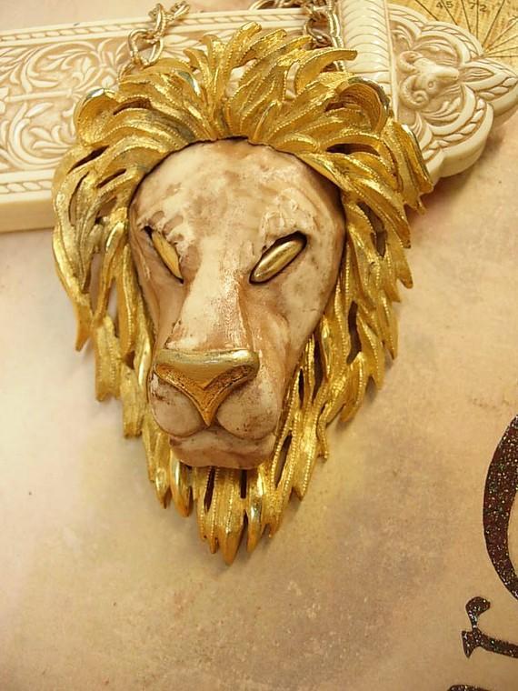 HUGE fierce Lion necklace Razza Unsigned Gold eyes long fancy chain