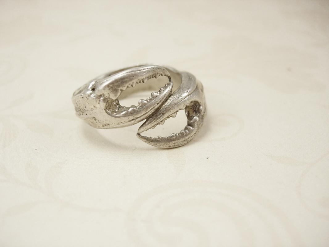 Vintage Bizarre Lobster Claw sterling Ring heavy sterling size 10