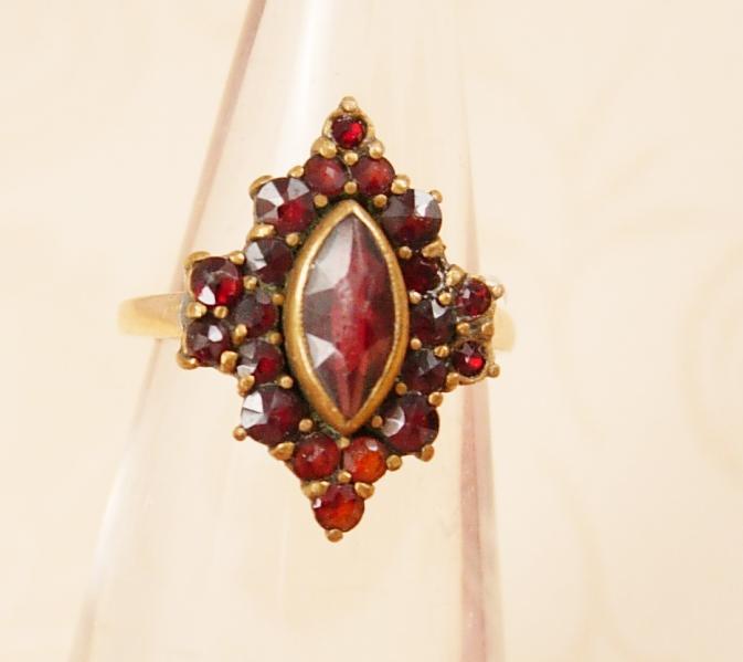 Antique 14kt GOld Bohemian Garnet Ring Marquise setting