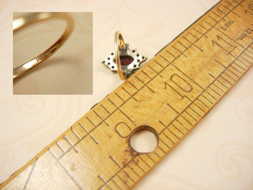 Antique 14kt GOld Bohemian Garnet Ring Marquise setting