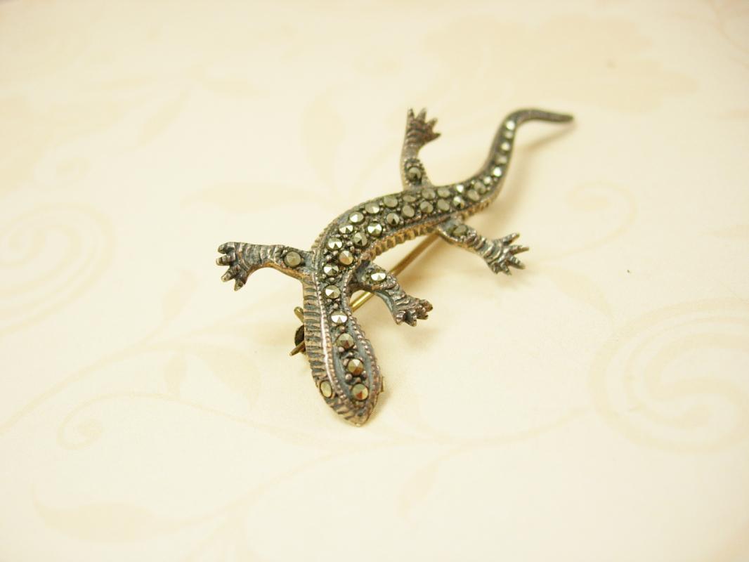 Vintage sterling Gecko lizard brooch loaded with sparkles