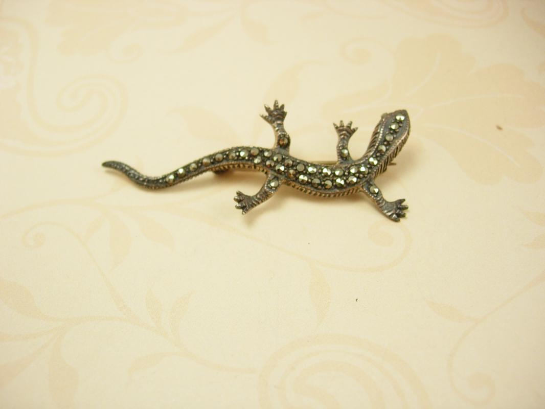 Vintage sterling Gecko lizard brooch loaded with sparkles