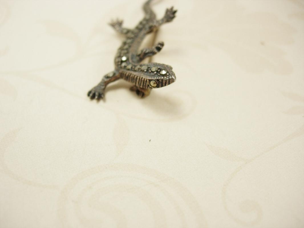 Vintage sterling Gecko lizard brooch loaded with sparkles