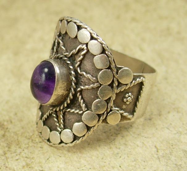 Vintage Mystical amethyst star Etruscan ring Sterling Hand wrought Aquarius birthstone
