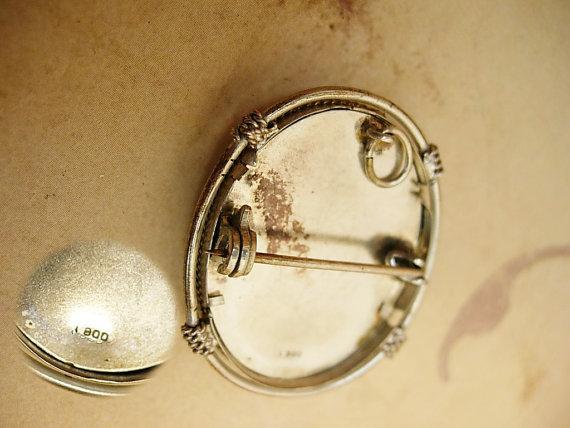 VIntage Memorial victorian brooch pendant 800 silver handpainted