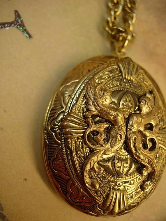 They came from the sea Mermaid Locket necklace with beautiful goddesses