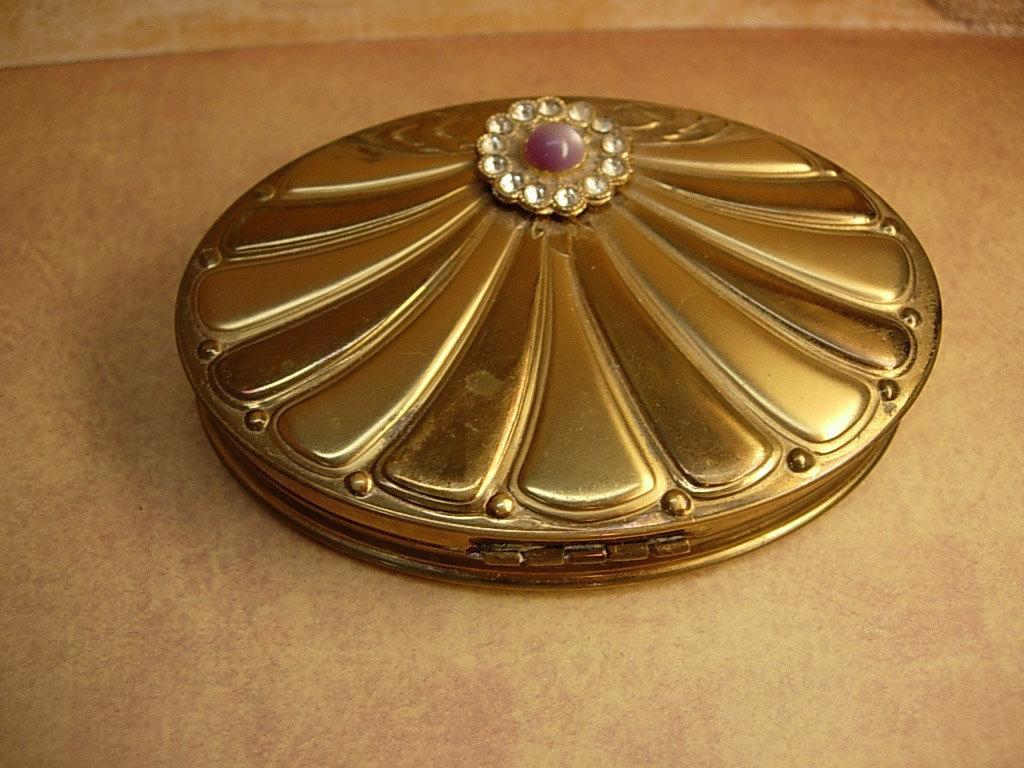 Vintage art deco Shell shape compact with rhinestones