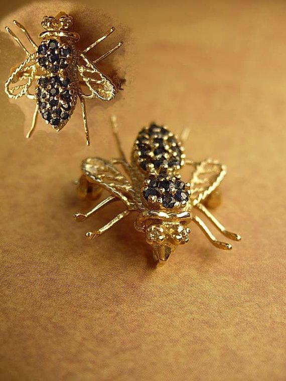 Vintage sapphire fly brooch 10kt gold with diamond eyes pendant too