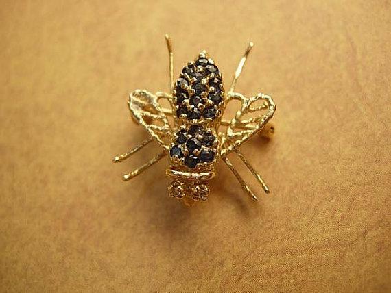 Vintage sapphire fly brooch 10kt gold with diamond eyes pendant too